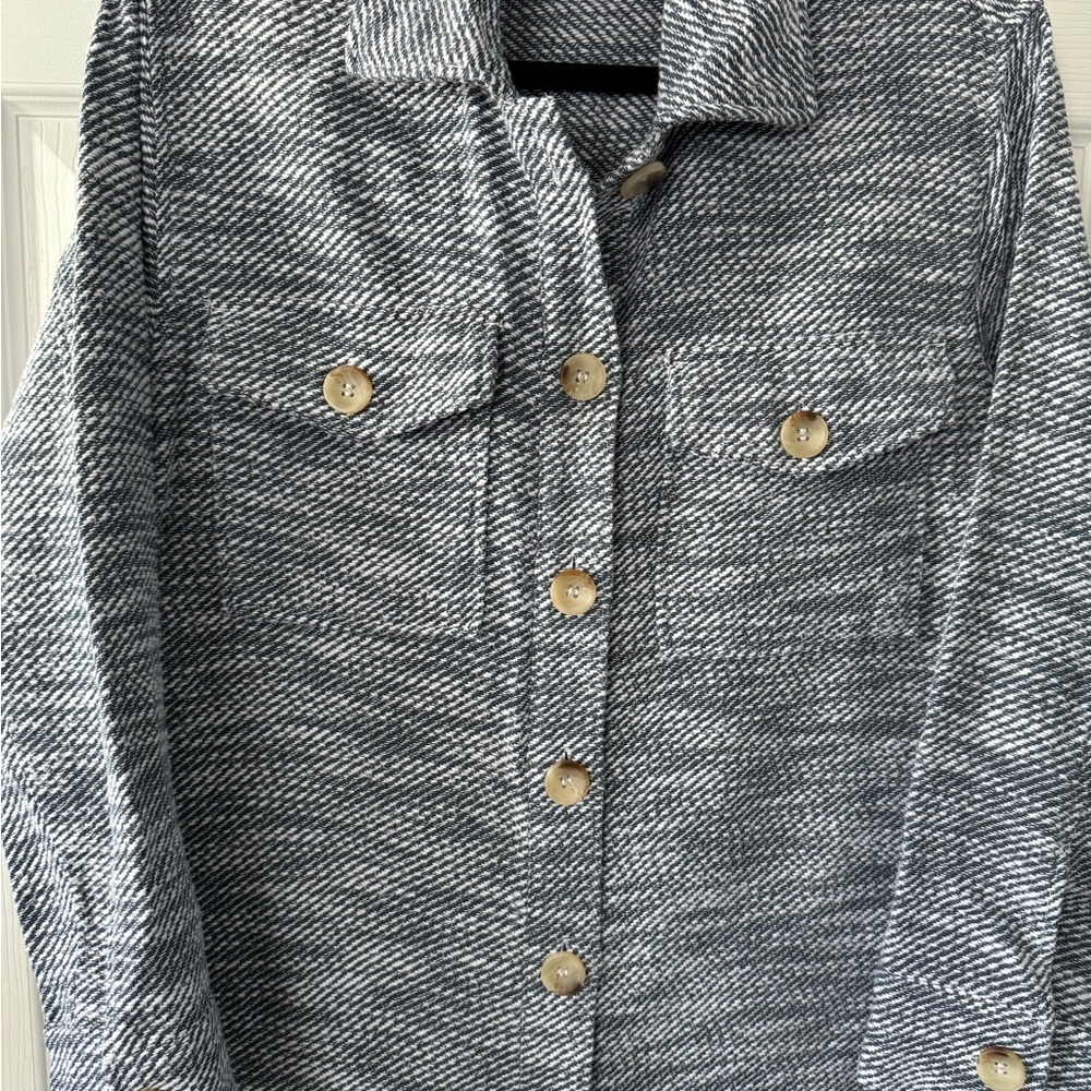 Time and Tru Navy and White Collared Shirt Jacket with pockets